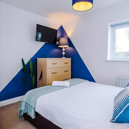 Newhall Road - 4 Bedroom Chester Home - Parking Wervin 外观 照片