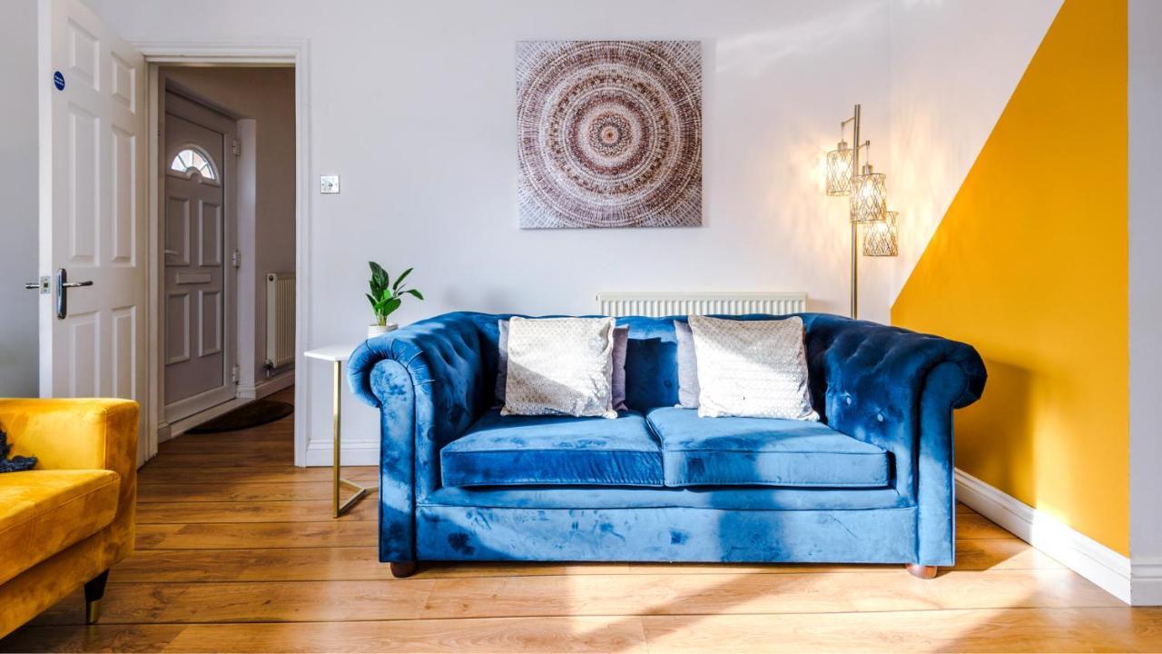 Newhall Road - 4 Bedroom Chester Home - Parking Wervin 外观 照片