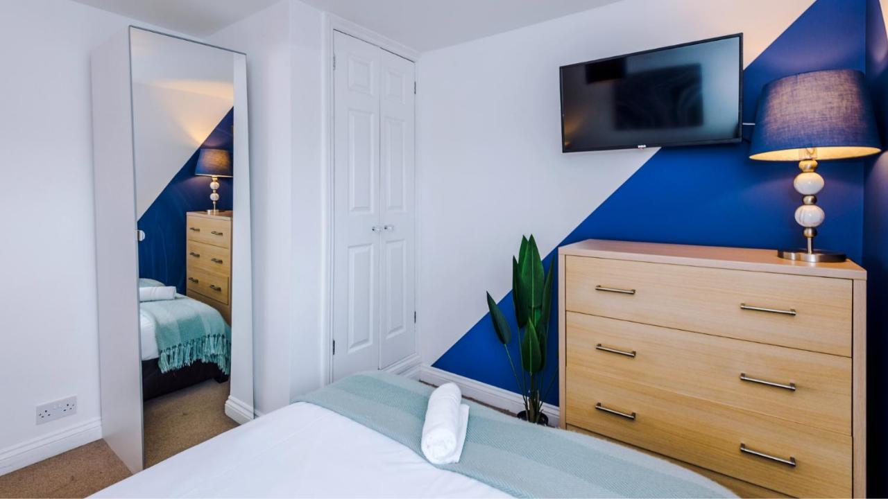 Newhall Road - 4 Bedroom Chester Home - Parking Wervin 外观 照片