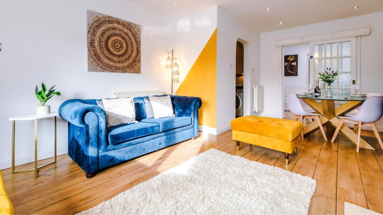 Newhall Road - 4 Bedroom Chester Home - Parking Wervin 外观 照片