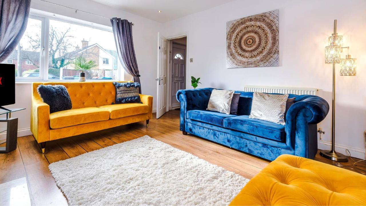 Newhall Road - 4 Bedroom Chester Home - Parking Wervin 外观 照片
